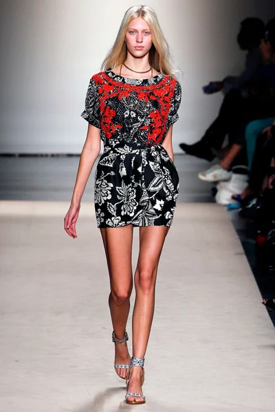 Look 8